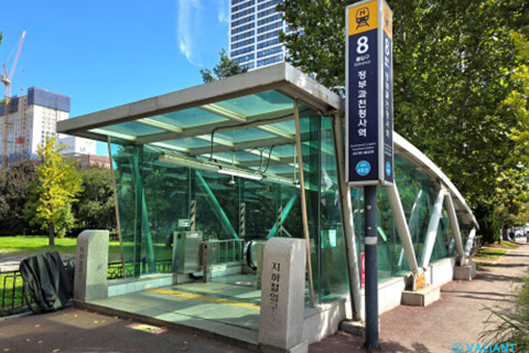 [지하철/광역전철 역사 탐방] 첫 서울 분산 시도 - 서울 4호선 정부과천청사역